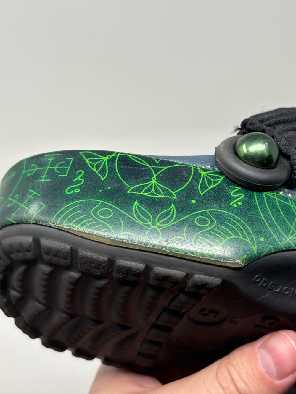 CROCS X Wicked Elphaba Classic Crocs Shoes Size Women’s 7 - Picture 15 of 16